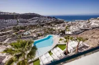 セルバトール ハルタグーナ - アダルト オンリー