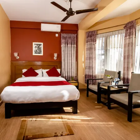 Hotel Silver Oaks Inn