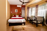 Hotel Silver Oaks Inn