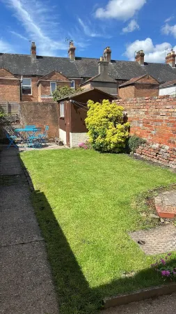 Train Station Cottage Taunton - Walk to town, pet friendly! Отели в г. Тонтон Дин Дистрикт