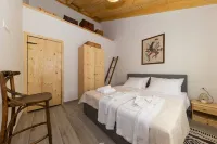 Villa Maza Hotels in Pasman