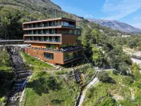 Uji I Ftohte Hotel Hotels near Mountain Pass