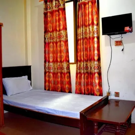 Yasin Holiday Hotel Отели в г. Гилгит