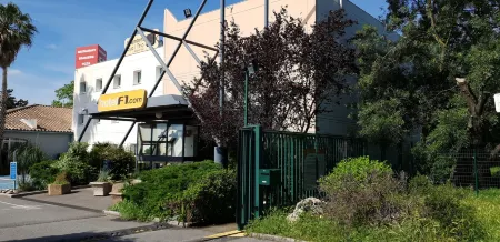 Hotelf1 Fréjus Roquebrune Sur Argens