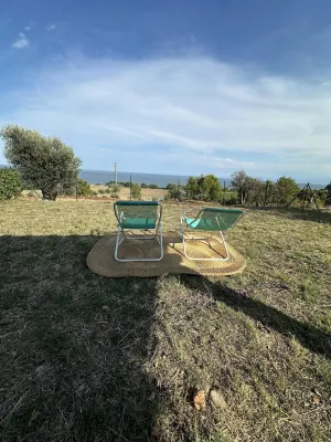 2 Bed Villa - Sleeps 4 - Pets - Garden - Parking Hotels in Plataci