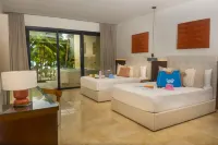 Family Selection at Grand Palladium Kantenah Resort & Spa - All Inclusive