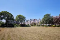 Host & Stay - Brooklands Timeless