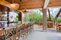 Hacienda Guachipelin Volcano Ranch Hotel & Hot Springs - bar