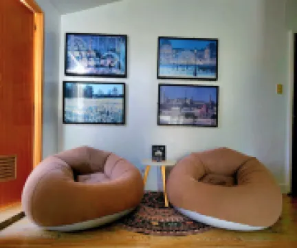 3 Bed House - Sleeps 20 - Pets - Pool - Garden