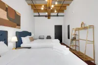 The Little Prince Rooms - Old Montreal - Condos