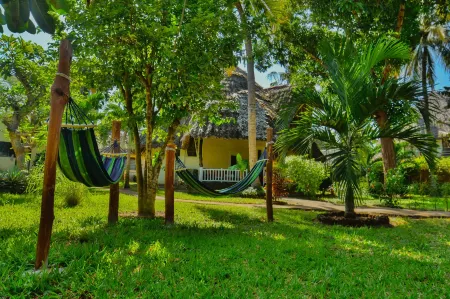 Upani in Diani Отели в г. Galu