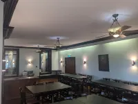 Inn at the Falls - ที่มีบาร์