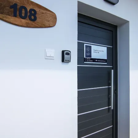 Phaedrus Living Seaside Luxury Flat Athina 108