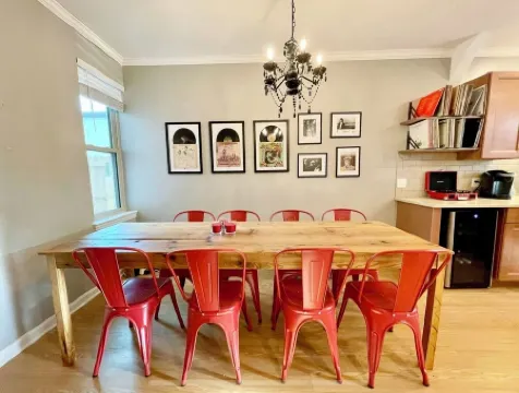 Larry's Lancaster Landing: 3 bedroom row house, walkable to downtown Lancaster