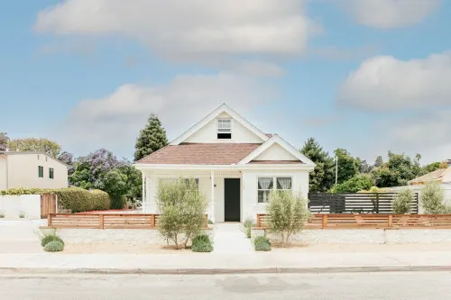 Luxury Village Home Close to Beaches and Wineries!