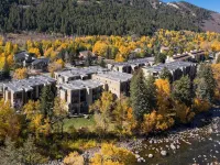 Riverfront 2BR2BA Condo. Sauna, Pool & Hot Tub. Minutes to Vail & Beaver Creek. Hotels in Eagle-Vail