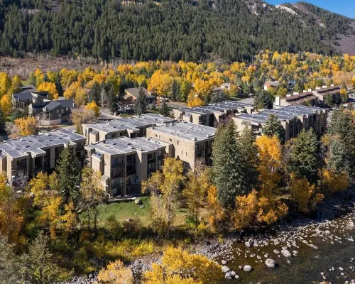 Riverfront 2BR2BA Condo. Sauna, Pool & Hot Tub. Minutes to Vail & Beaver Creek. Hotels in Eagle-Vail
