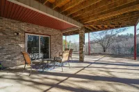 Mountain View and Game Room - Spacious Luxury Retreat