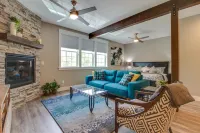 High-end studio with gas fireplace, WiFi, central AC - near restaurants/wineries