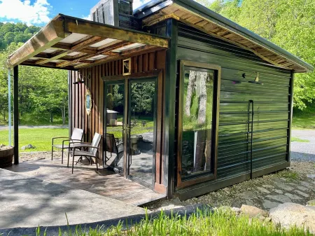 Luxe Cabin • Hot Tub • Outdoor Movie Screen • Mountains