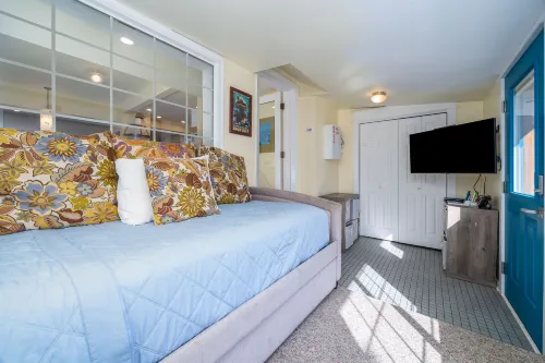 Nyevana Beach House Hotels in Newport