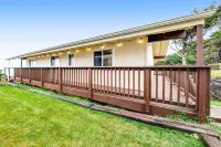 Oceanfront Home with Private Deck & Water Views, Full Kitchen, Free WiFi