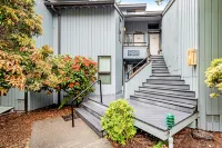 Bay-view condo with pool, hot tub, balcony & lofted layout - walk to the beach