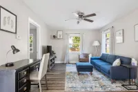 Modern Amenities and Fast Wifi - Charming Tranquil Retreat