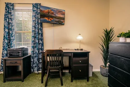 Chic Interiors and Steps to Bamboozled Trail - Luxurious Retreat