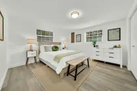 Huge Yard, Foosball, BBQ, and Cozy Vibes - Serene Spacious Haven