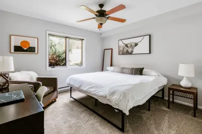 Private Patio and Community Hot Tubs - Chic Cozy Retreat