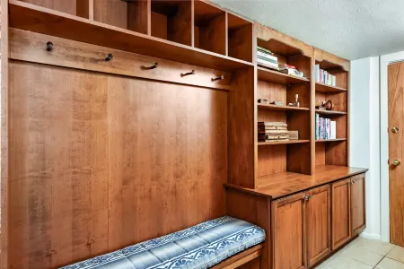 Ski-in Ski-Out Access and Outdoor Hot Tubs - Charming Mountain Retreat