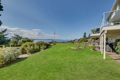 Stunning Water and Mountain Views with Hot Tub - Elegant Retreat