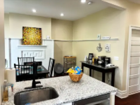 Charming 3-bedroom house in Troy, near RPI, Albany, & Saratoga Hotels in Troy