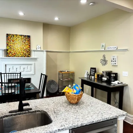 Charming 3-bedroom house in Troy, near RPI, Albany, & Saratoga