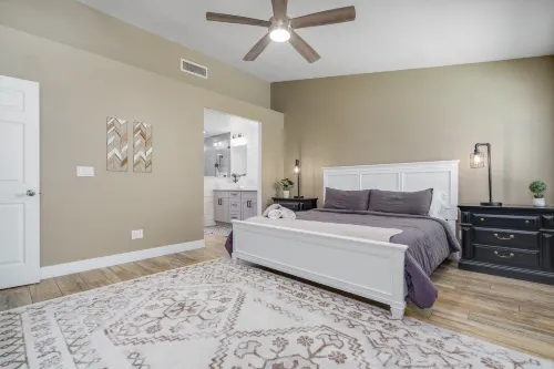 Private Pool, Hot Tub and Game Room - Elegant Tranquil Oasis