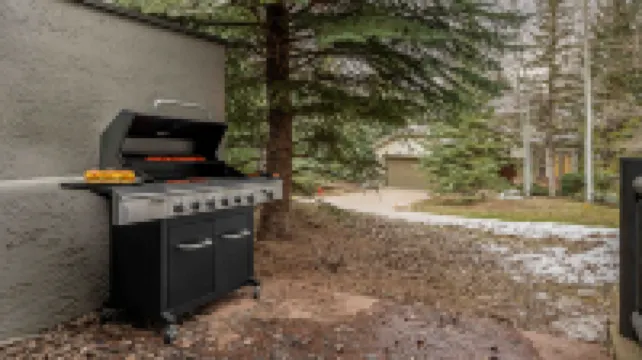 Stunning Arrowhead Residence with Entertainment Area - Cozy Retreat