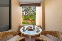 Spacious Lanai, Inviting Pool, Hot Tub and Tennis Courts - Tropical Haven Hotels in Kaanapali