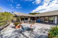 Mimi's Ranch House Hotels near Powers Creek