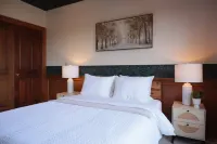 Direct Beach Access and Mountain Views - Stunning Coastal Escape