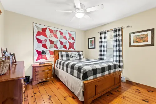 Hot Tub, WiFi, Pet-Friendly - Heavenly Hideaway - Near Red River Gorge, Kentucky! Hotels in Beattyville