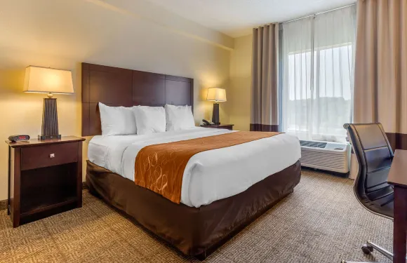 加斯託尼亞-夏洛特舒適套房酒店