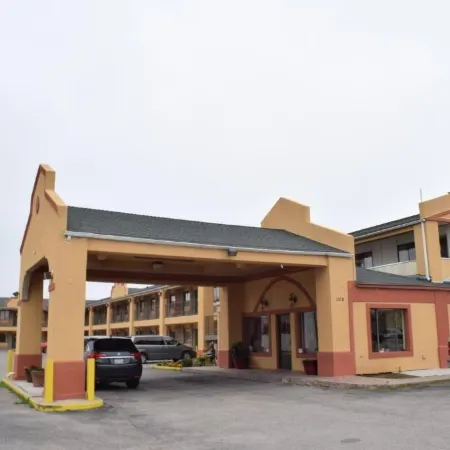 Delux Inn
