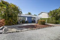 Heated Pool and Close to Beach - Charming Family Haven