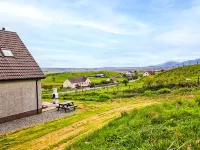 Quiraing Cottage Hotel in zona Somerled Square War Memorial