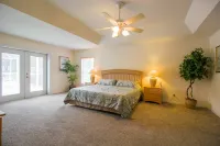Luxury 4Br Pool Home with Jacuzzi- Inverness - Wifi