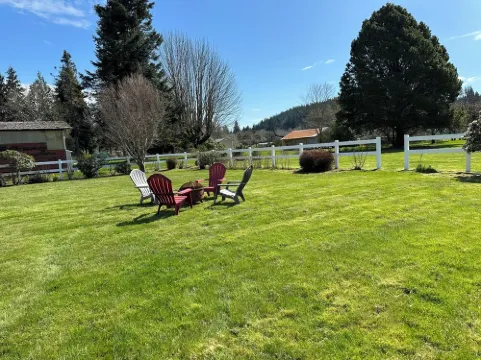 Cozy countryside getaway in downtown Forks, Washington.