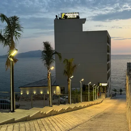 Joelle Premium Hotel