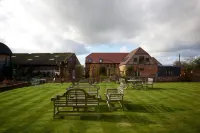 Mr & MRS Smith Eckington Manor -  Privatzimmer