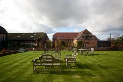 Mr & MRS Smith Eckington Manor Hotel a Wychavon District